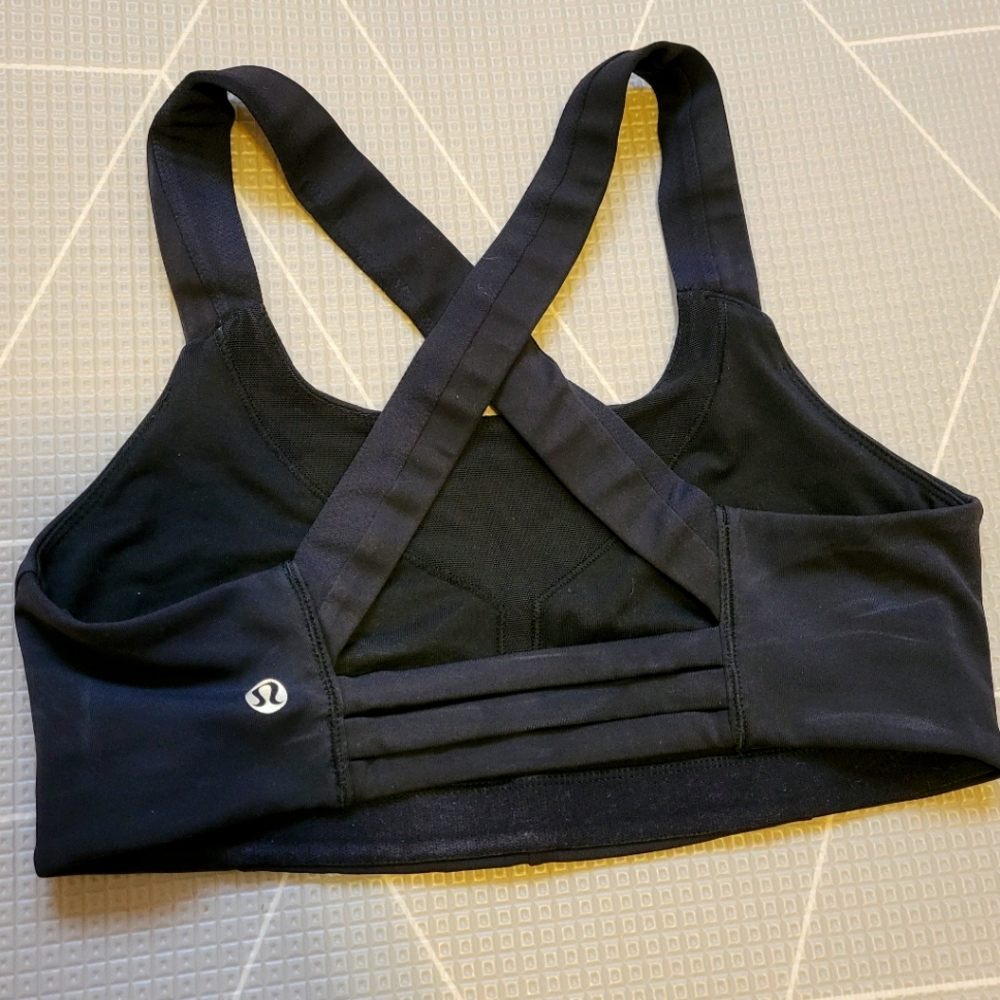 Size 4 Lulu lemon sports bra